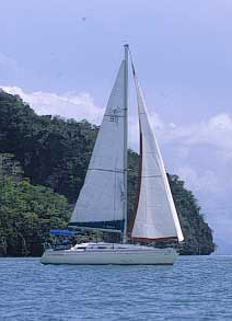 yacht.jpg (44699 bytes)